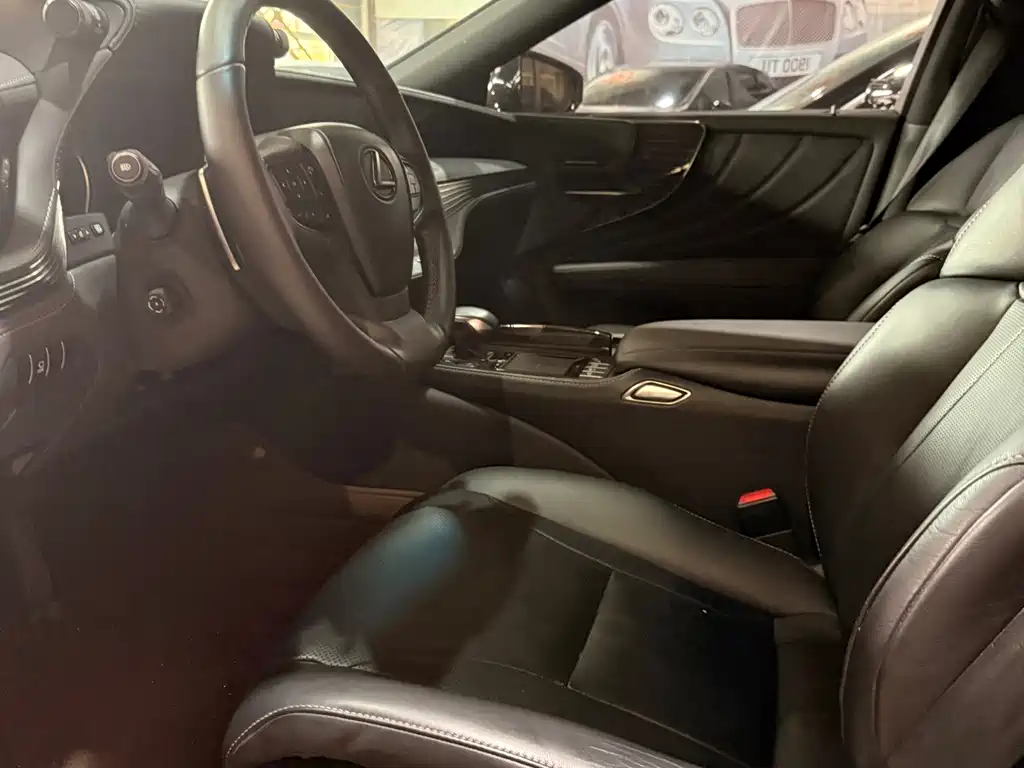 Lexus LS — миниатюра 4