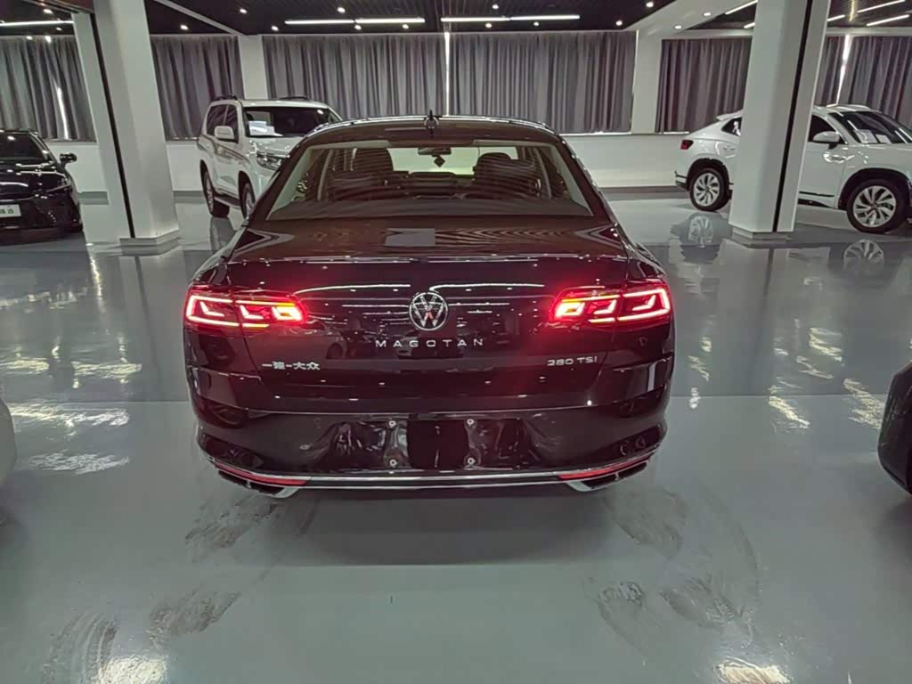 Volkswagen Magotan 1.4 л 2024 г. Чёрный, пробег 27599 км
