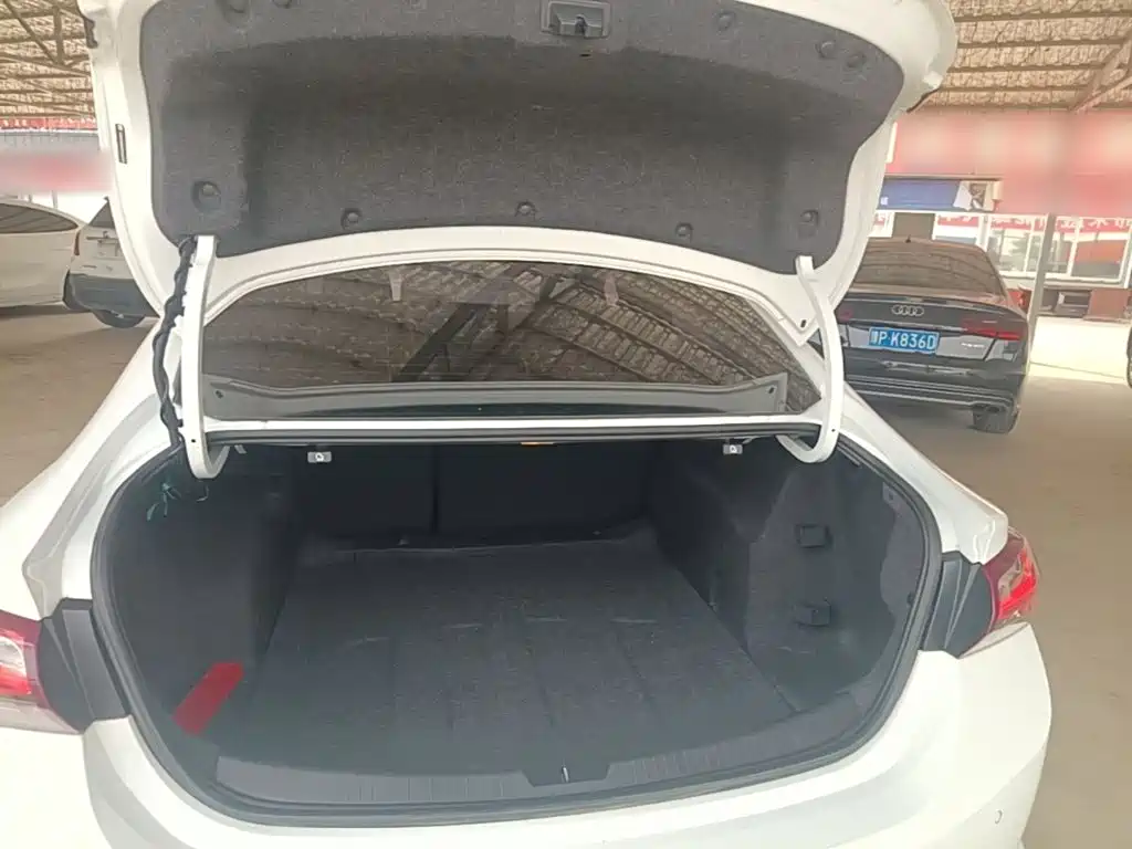 Chevrolet Malibu XL — миниатюра 19