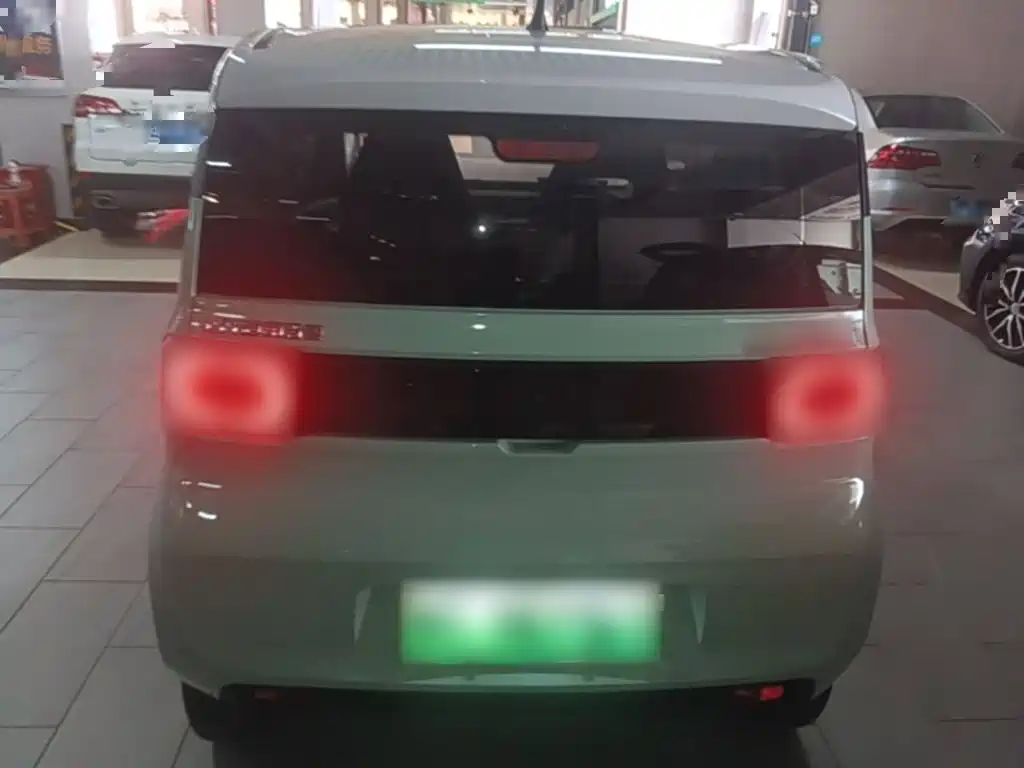 Wuling MINIEV — миниатюра 6