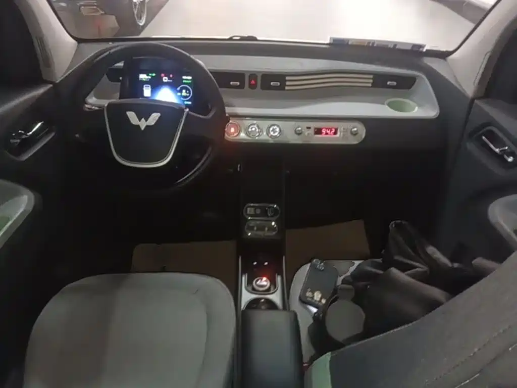 Wuling MINIEV — миниатюра 10