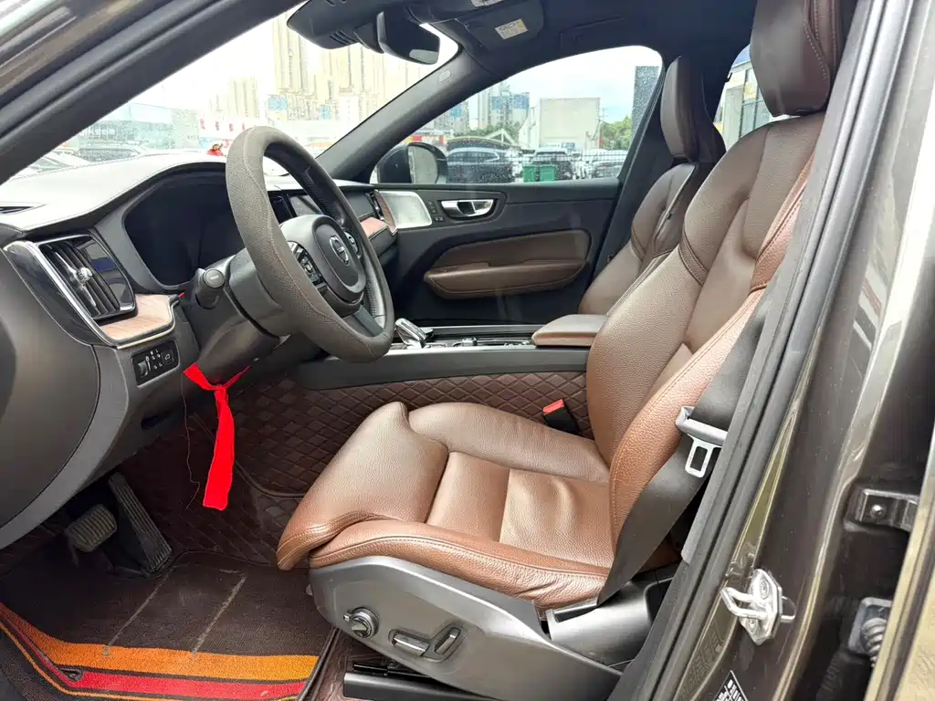 Volvo XC60 — миниатюра 10