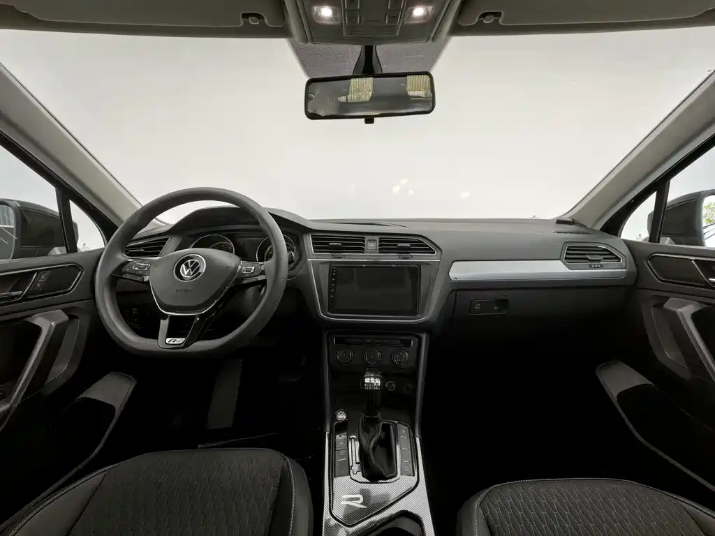 Volkswagen Tiguan L — миниатюра 5