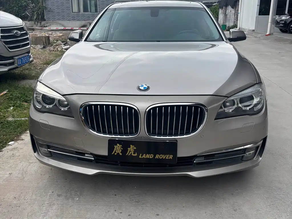 BMW 7 Series — миниатюра 3