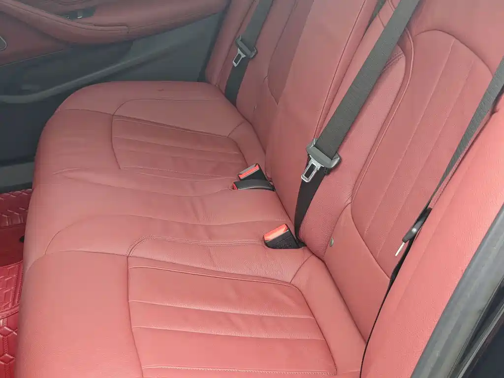 BMW 5 Series — миниатюра 5