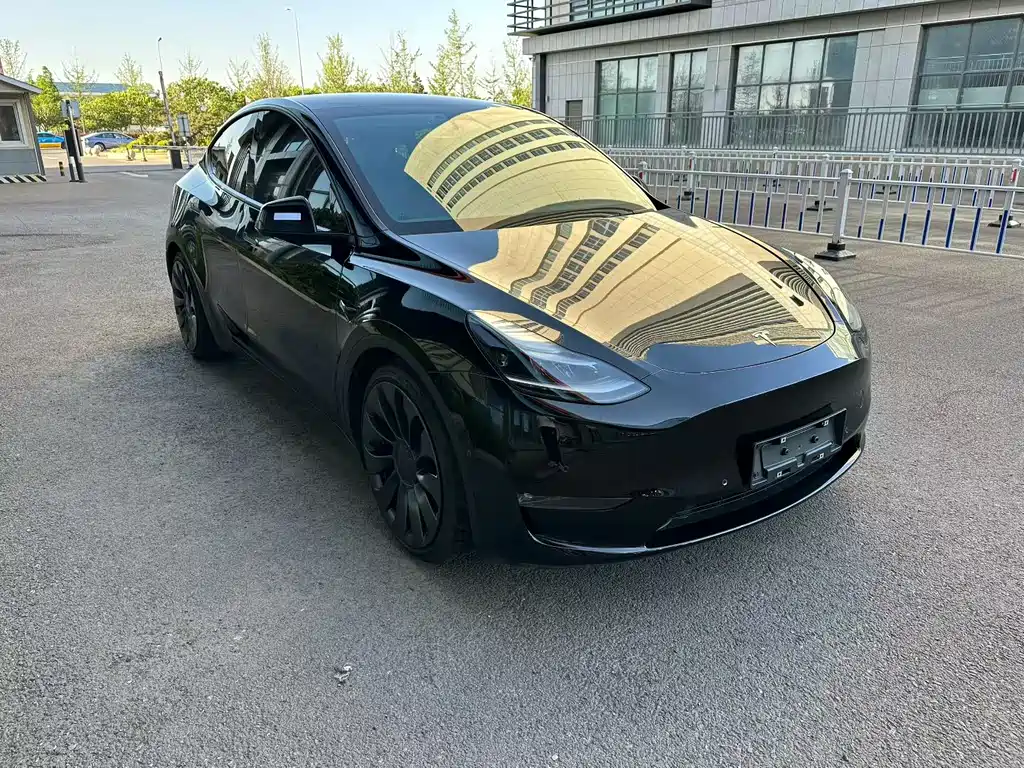 Tesla Model Y 2022 Performance