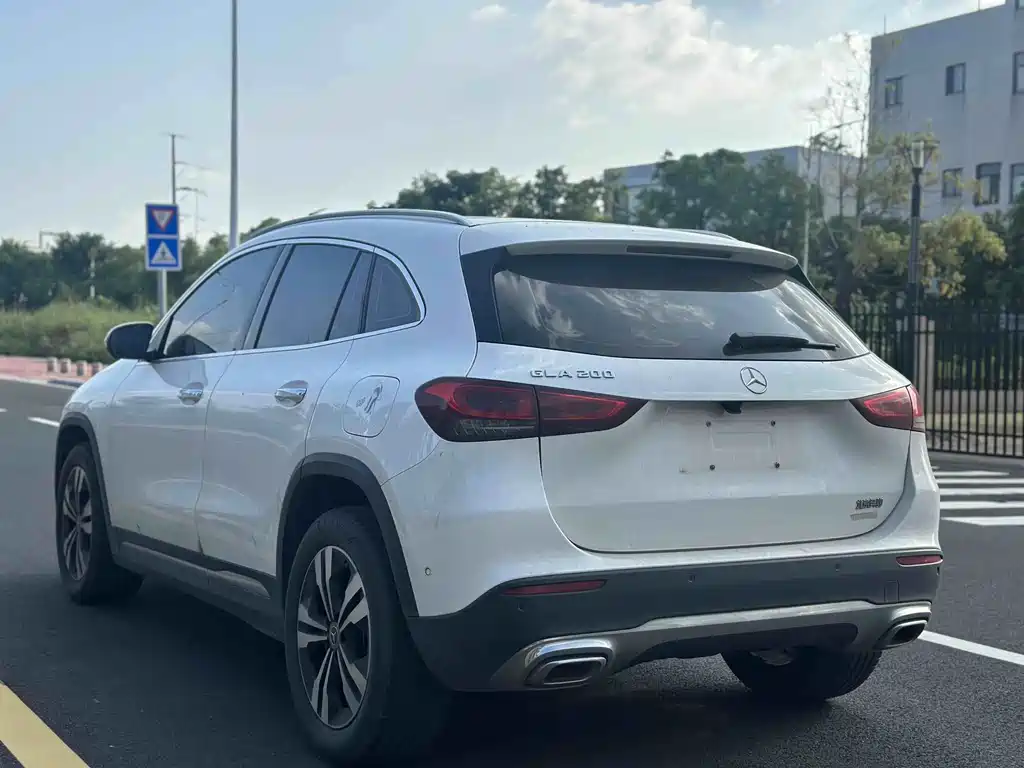 Mercedes-Benz GLA — миниатюра 9