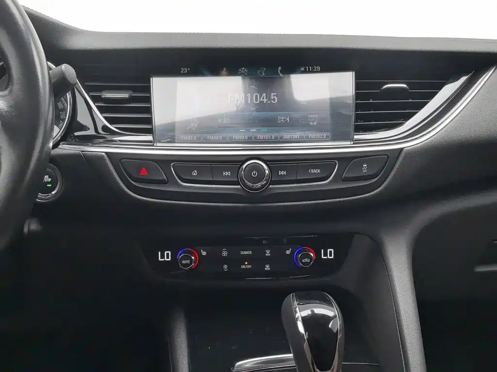 Buick Regal — миниатюра 12