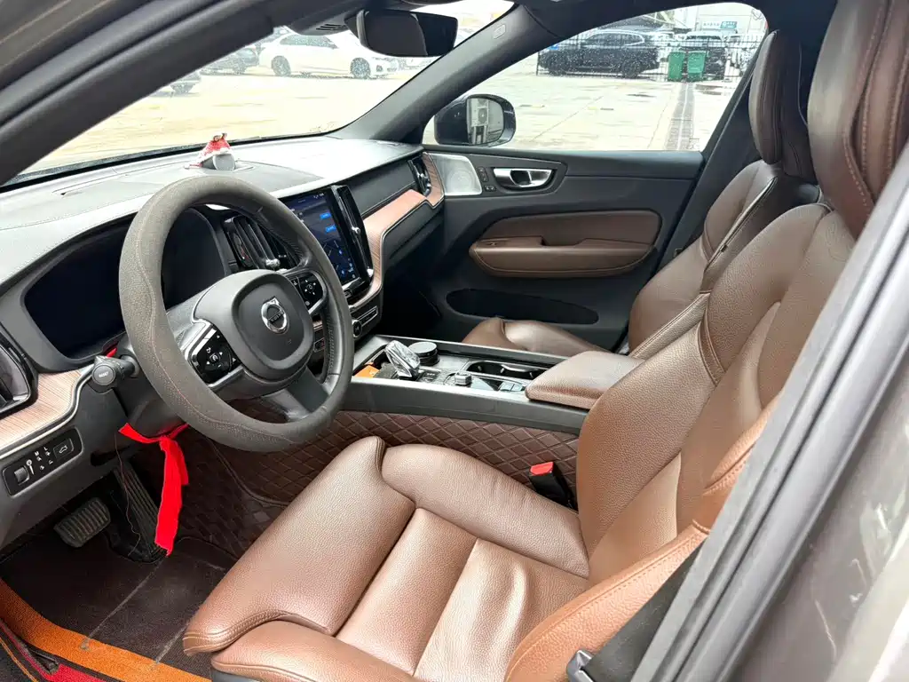 Volvo XC60 — миниатюра 4