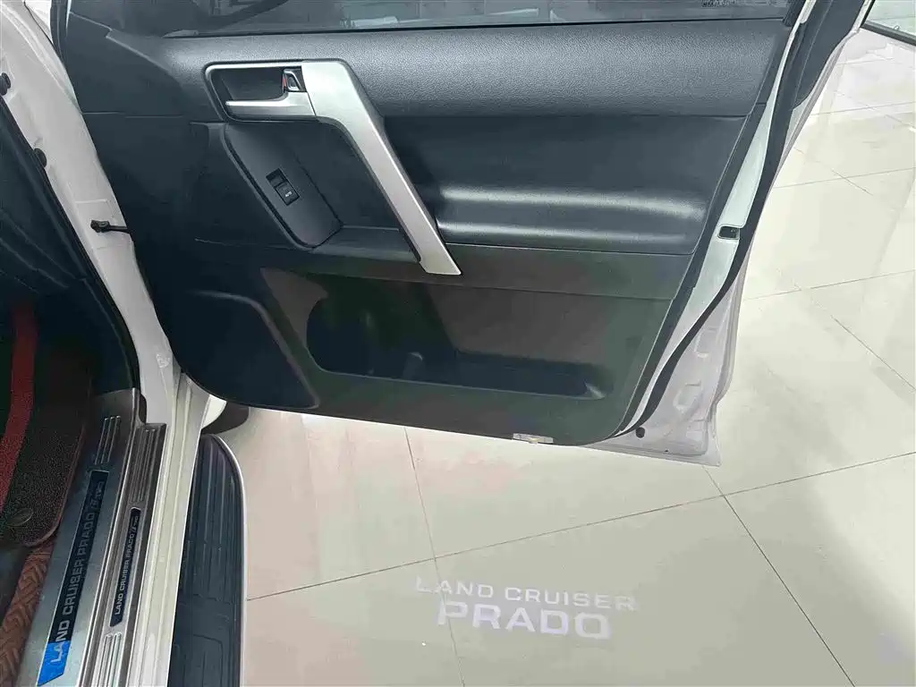 Toyota Prado — миниатюра 7