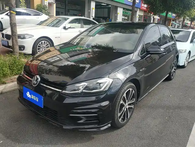 VOLKSWAGEN GOLF 2019