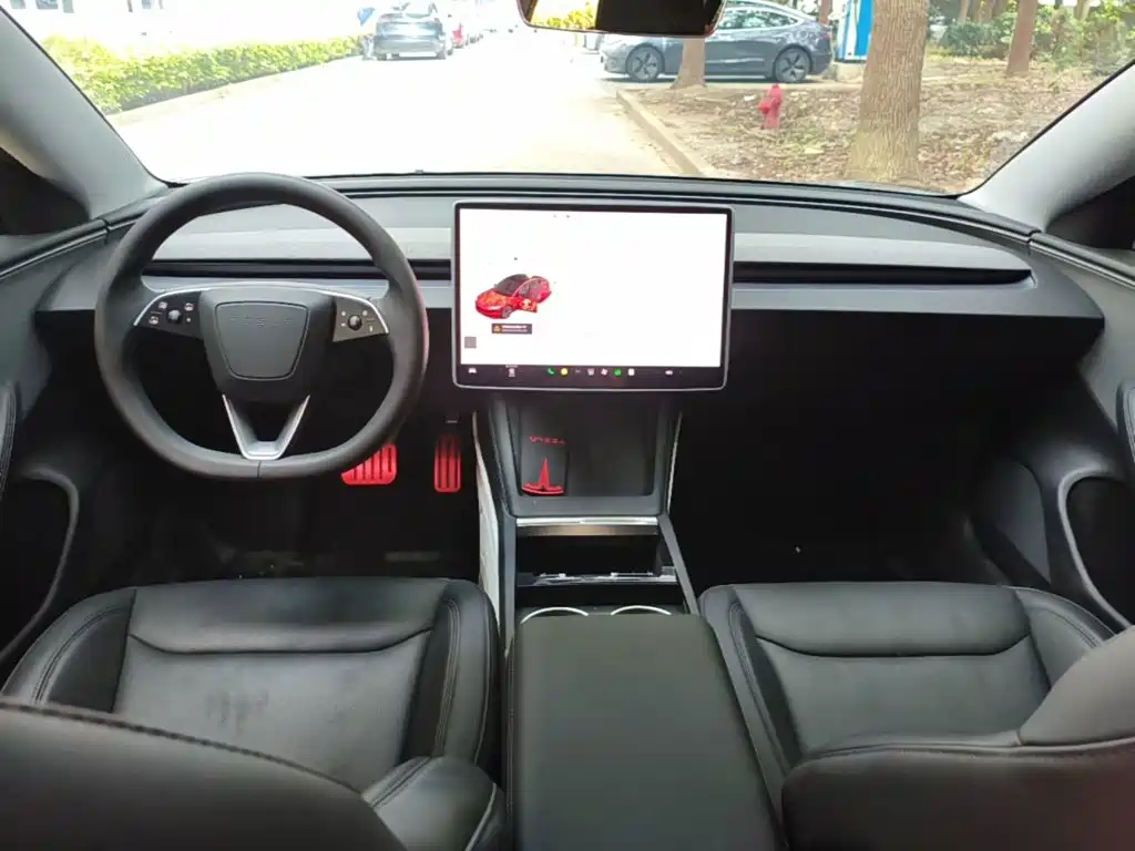 Tesla Model 3 — миниатюра 10