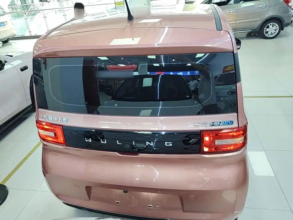 Wuling MINIEV — миниатюра 6