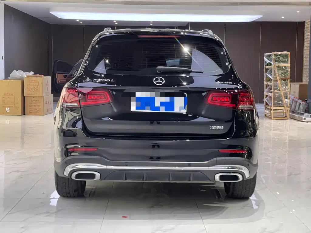 MERCEDES-BENZ GLC