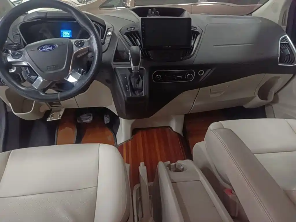 Ford Tourneo — миниатюра 10