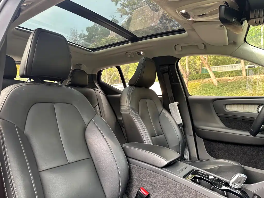 Volvo XC40 — миниатюра 15