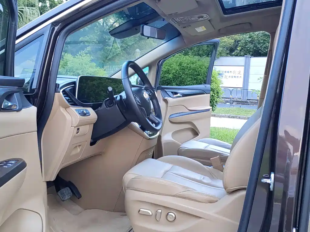 BUICK  GL8