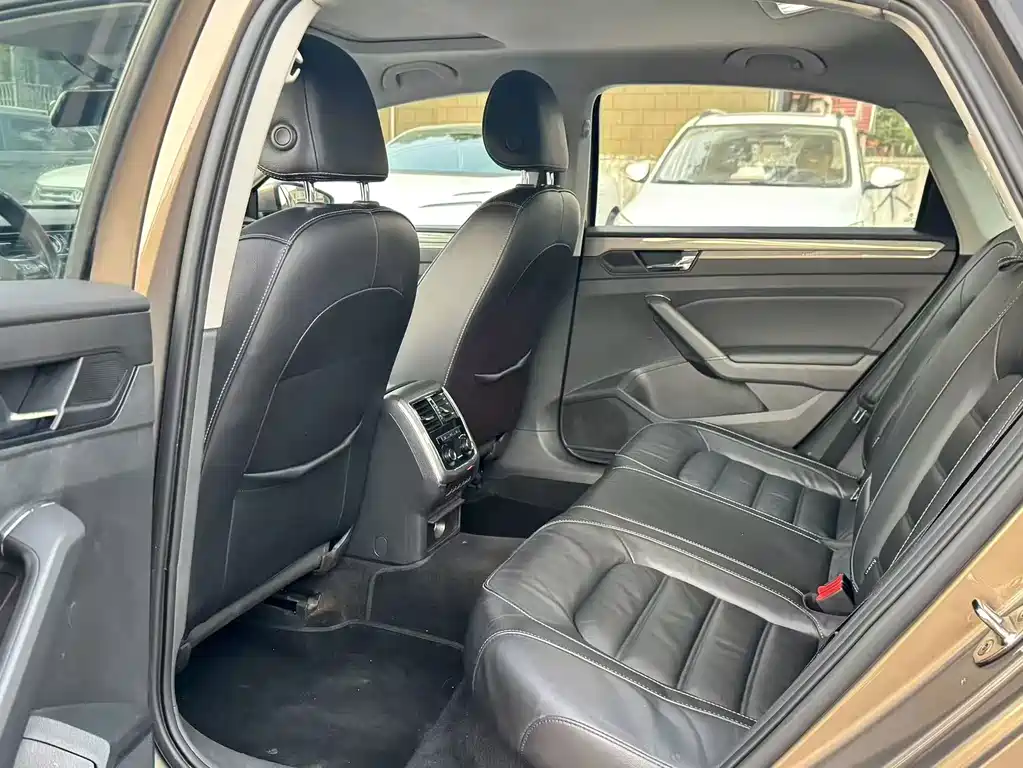 Volkswagen Passat — миниатюра 6