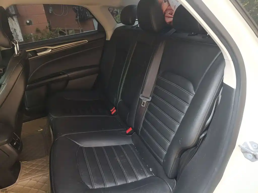 Ford Mondeo — миниатюра 13