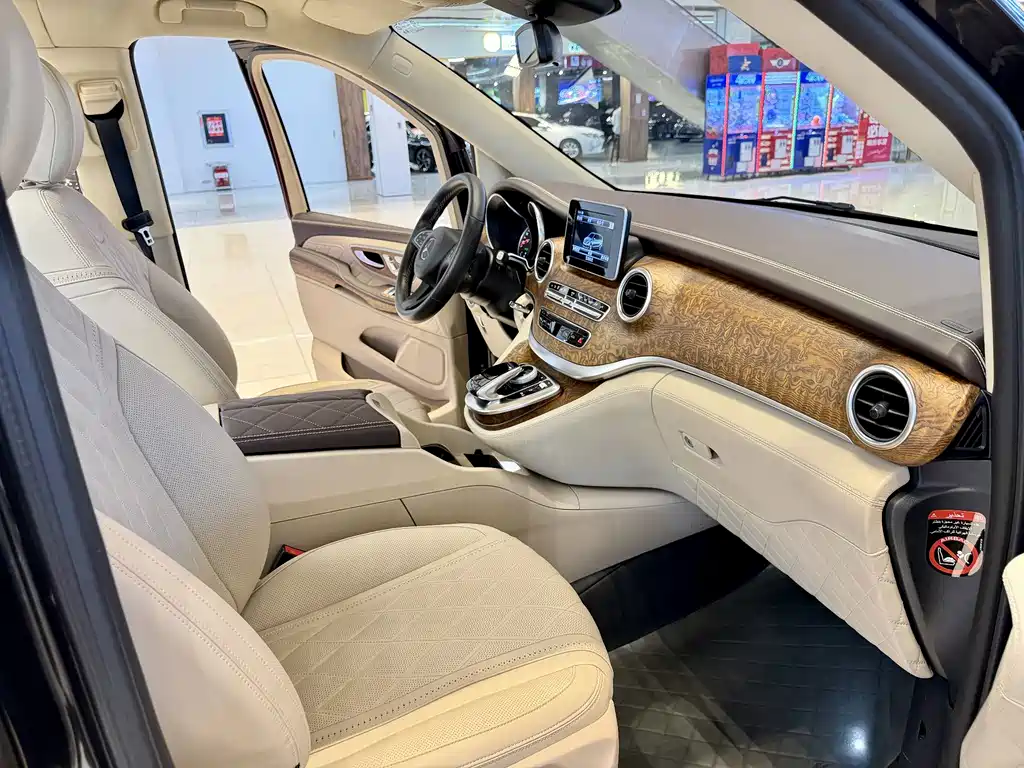 Mercedes-Benz V-Class — миниатюра 10