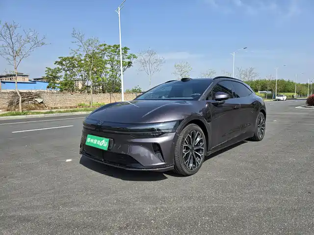 2025 Zeekr 007