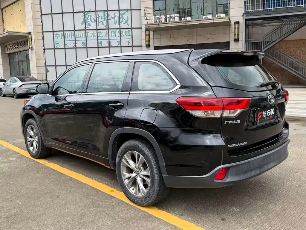 Toyota Highlander — миниатюра 8