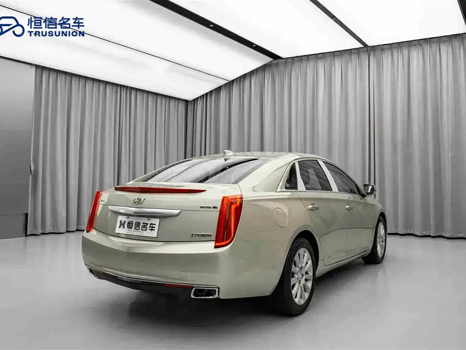 CADILLAC XTS