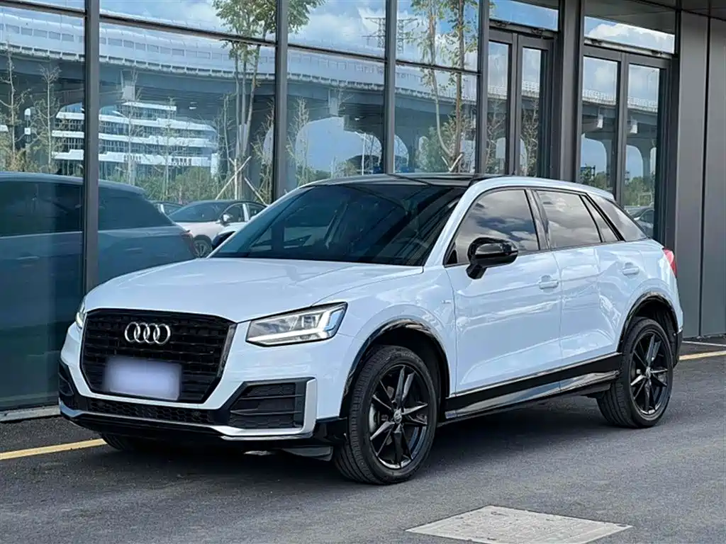 AUDI  Q2L