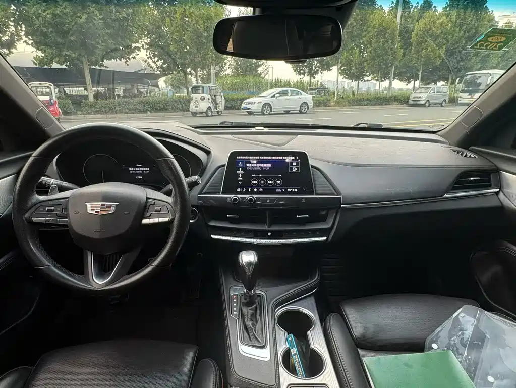Cadillac CT4 — миниатюра 6