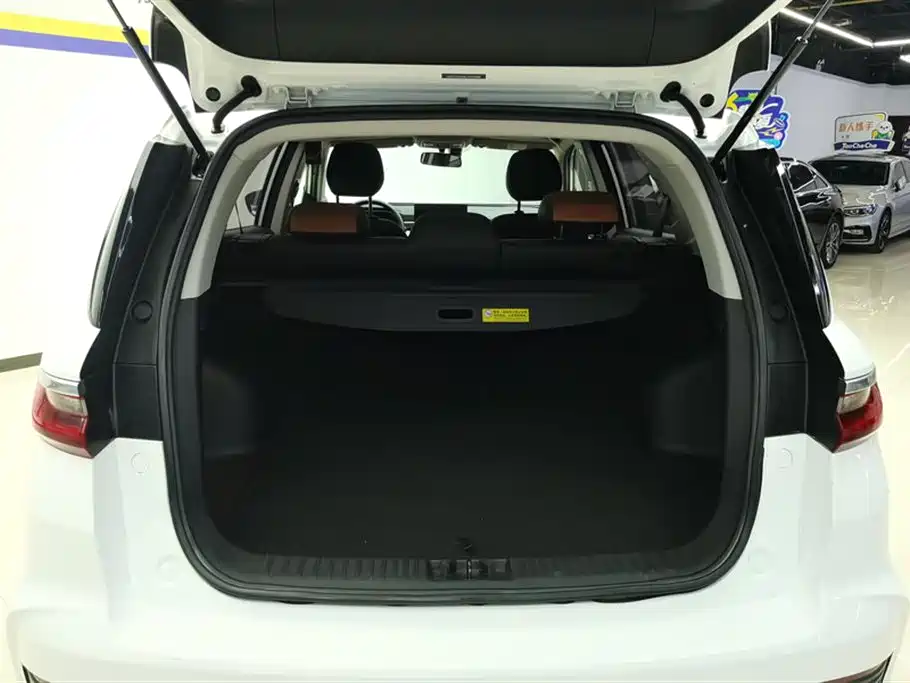 GEELY AUTOMOBILE VISION X6