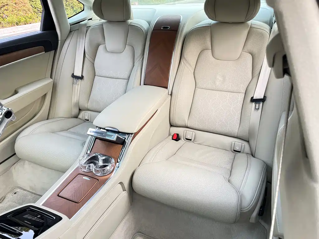 VOLVO S90 PLUG IN HYBRID