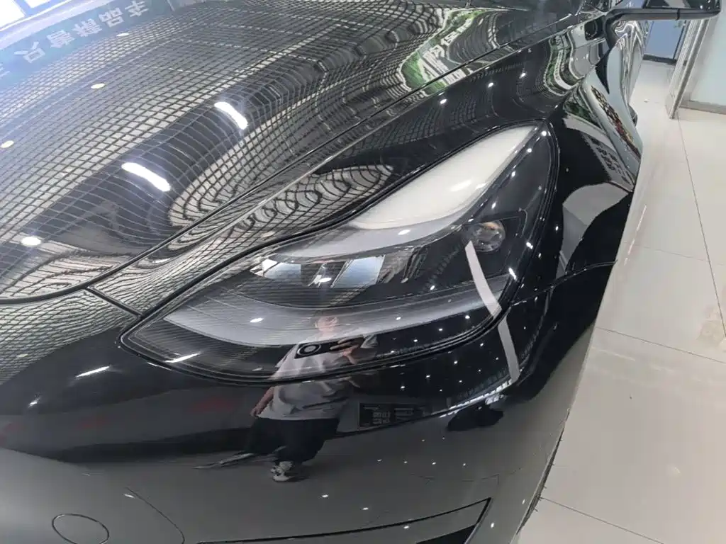 Tesla Model 3 — миниатюра 24