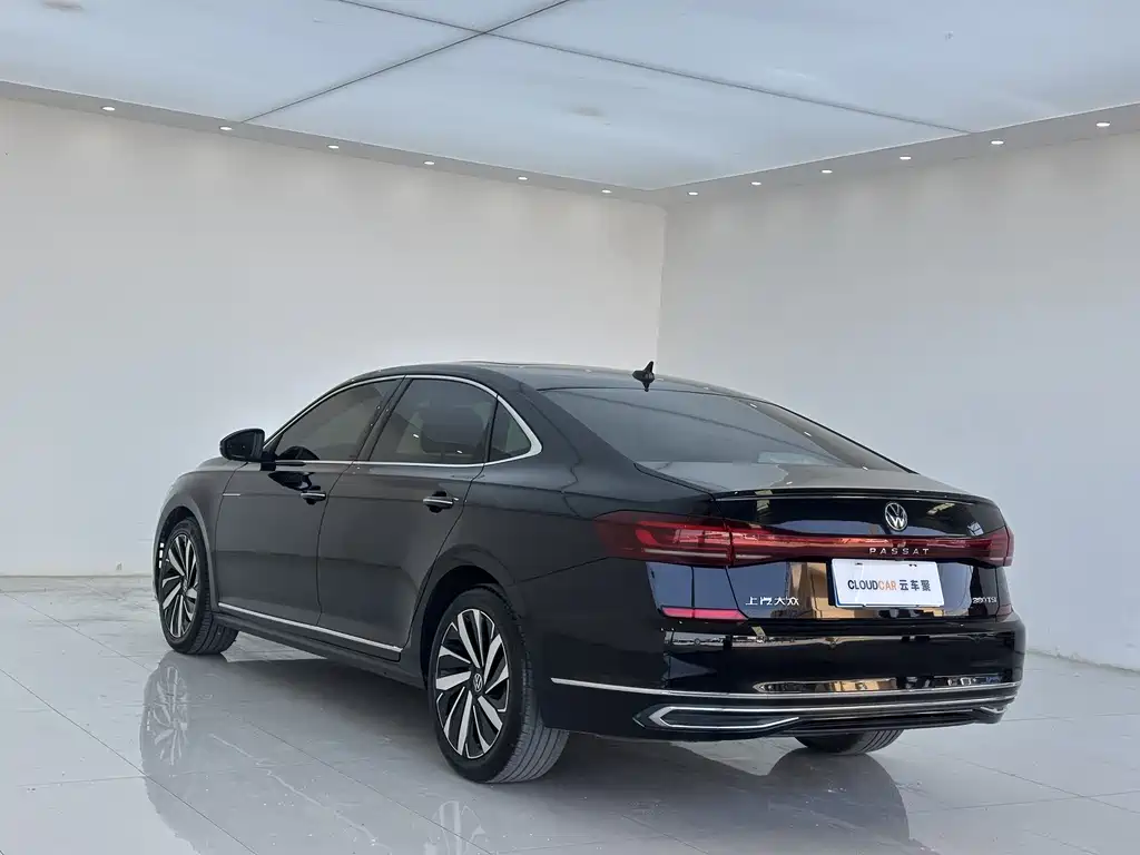 Volkswagen Passat 2024 380TSI Luxury