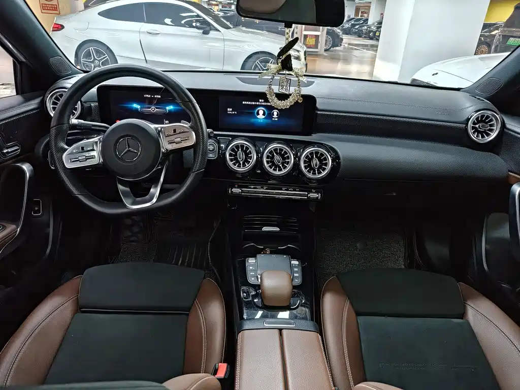 Mercedes-Benz A-Class — миниатюра 8