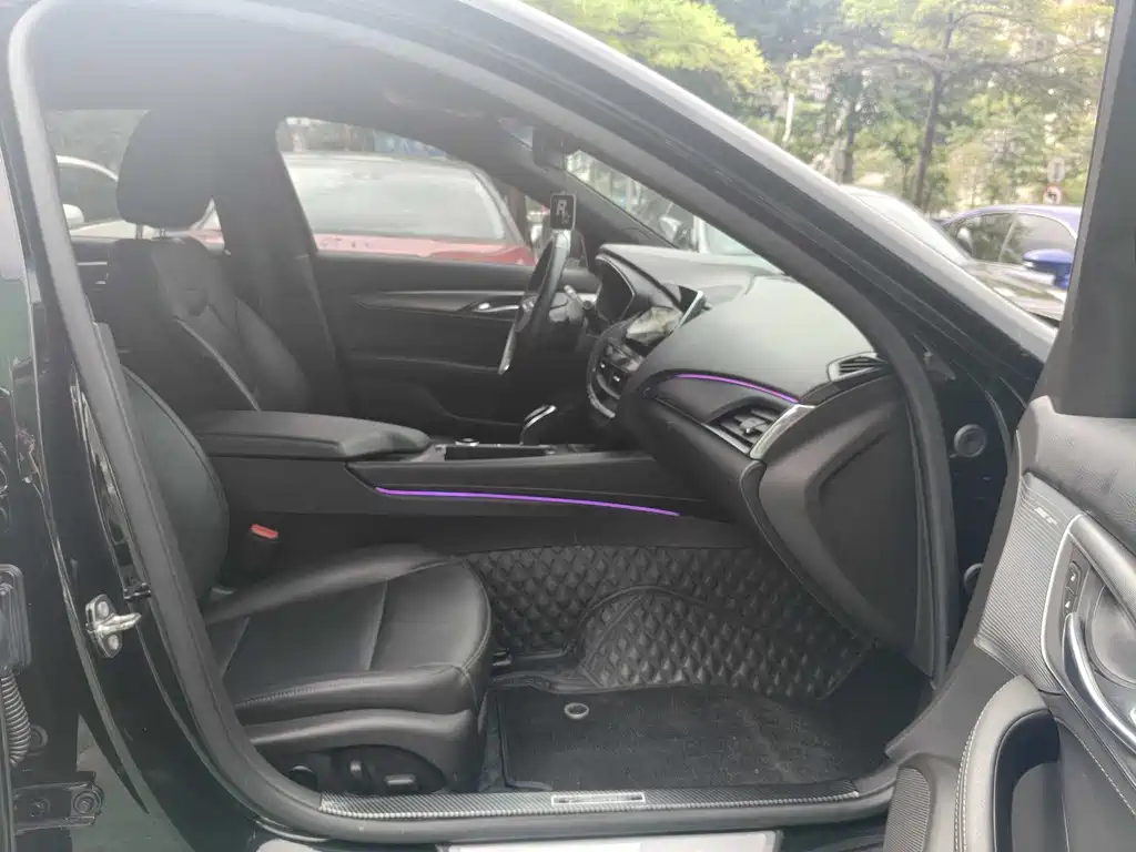Cadillac CT5 — миниатюра 10
