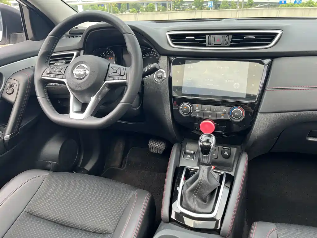 Nissan Qashqai — миниатюра 9