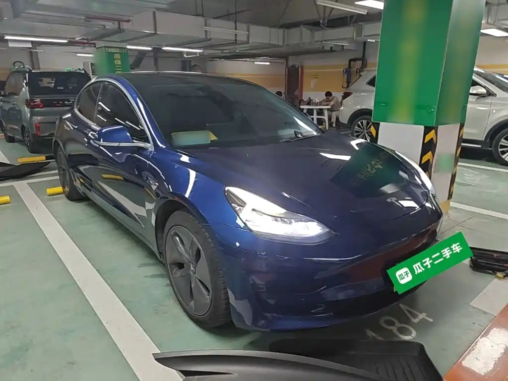 Tesla Model 3 — миниатюра 4