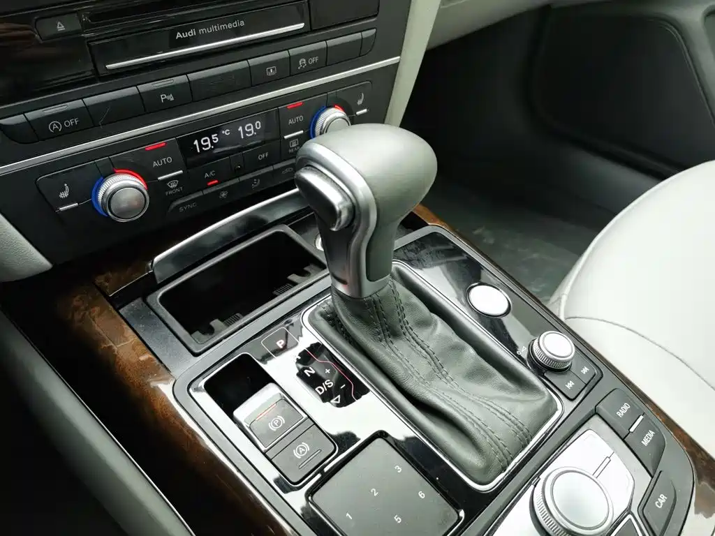 Audi A6L — миниатюра 13