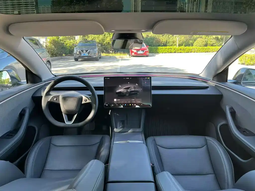 Tesla Model 3 — миниатюра 4
