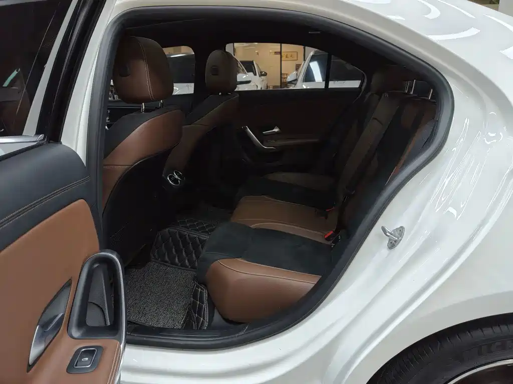 Mercedes-Benz A-Class — миниатюра 9