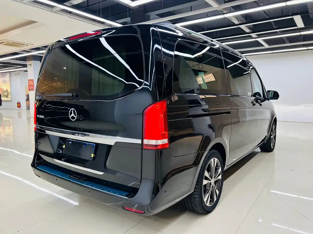 Mercedes-Benz V-Class — миниатюра 22