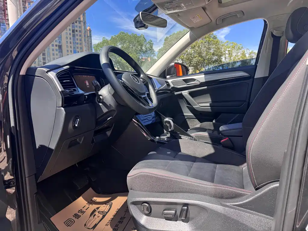 Volkswagen Tayron 2022 330TSI Luxury Smart Connect Plus