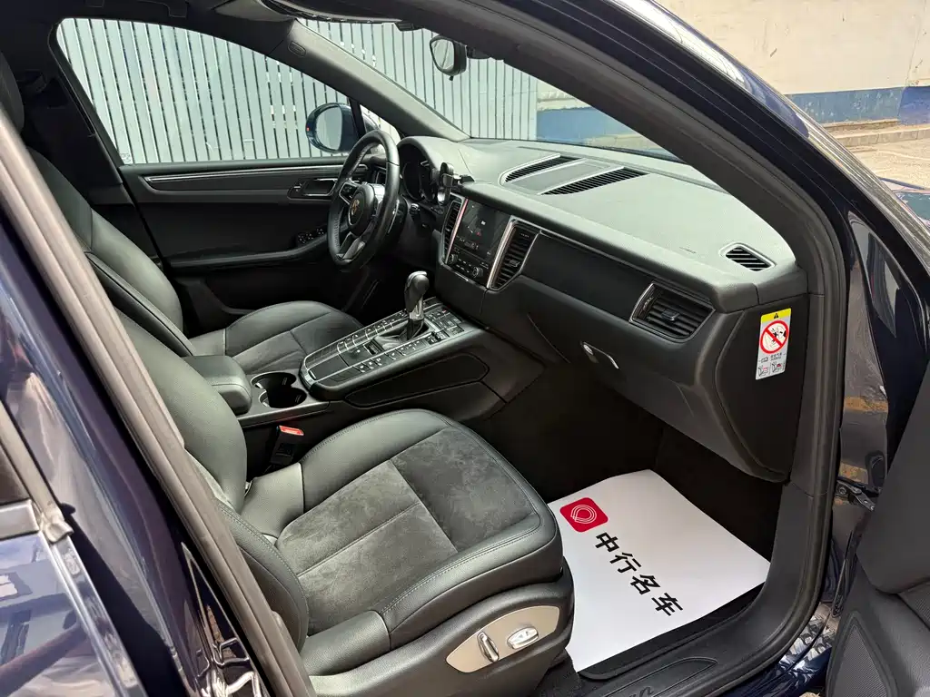 Porsche Macan — миниатюра 8