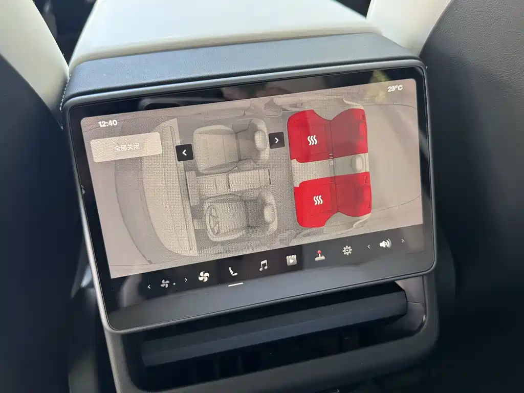 Tesla Model 3 — миниатюра 17