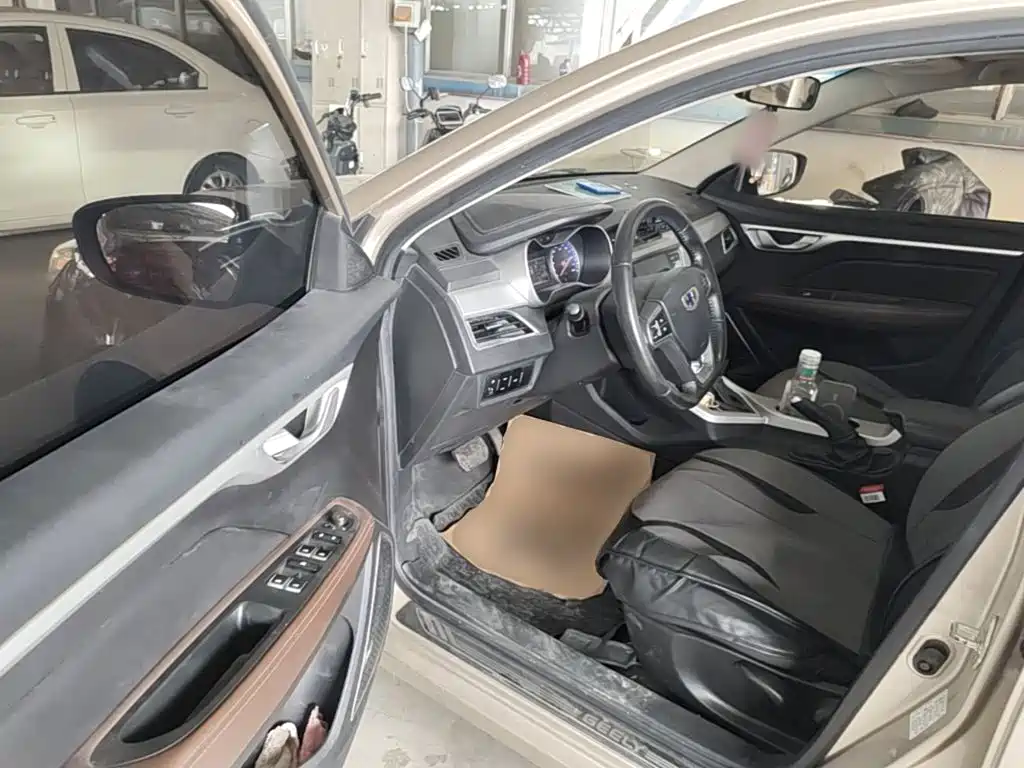 Geely Vision — миниатюра 16