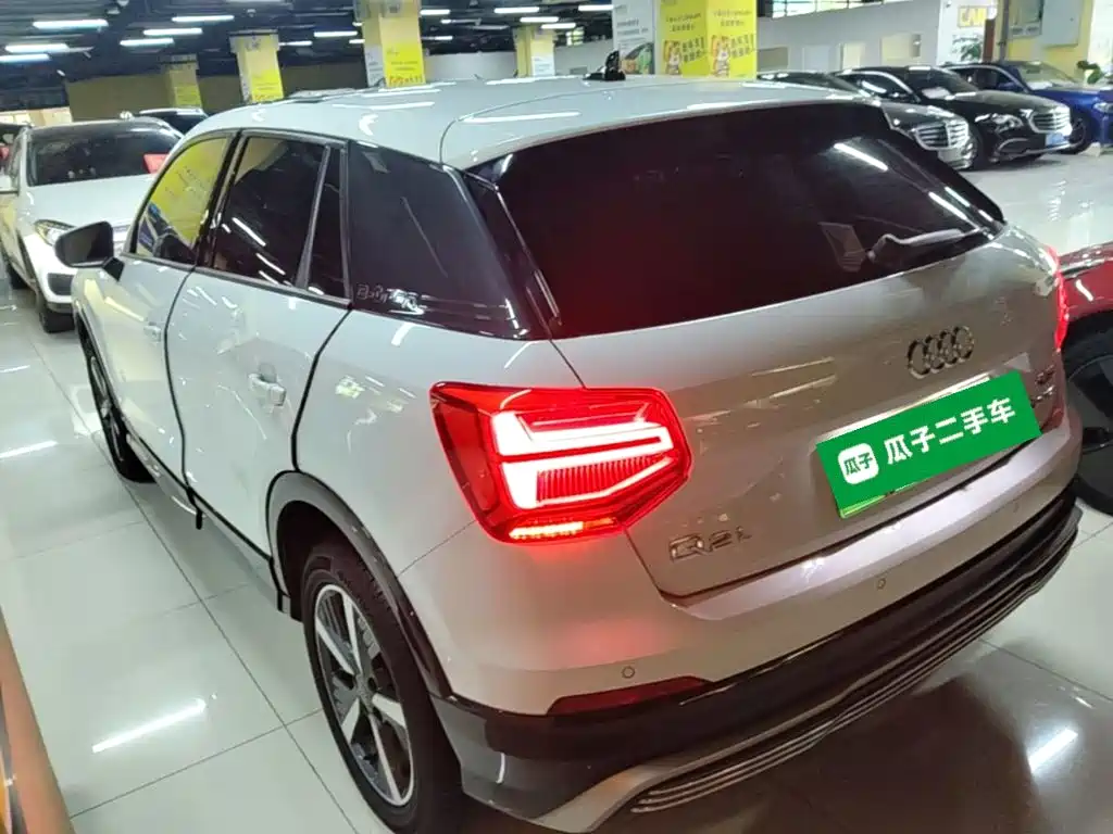 Audi Q2L e-tron — миниатюра 5