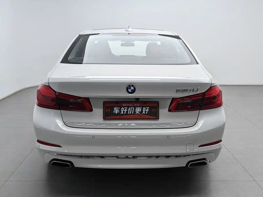 BMW 5 Series — миниатюра 4