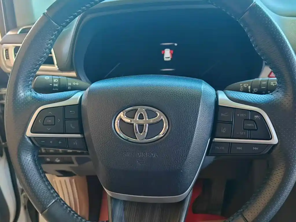 Toyota Sienna — миниатюра 7