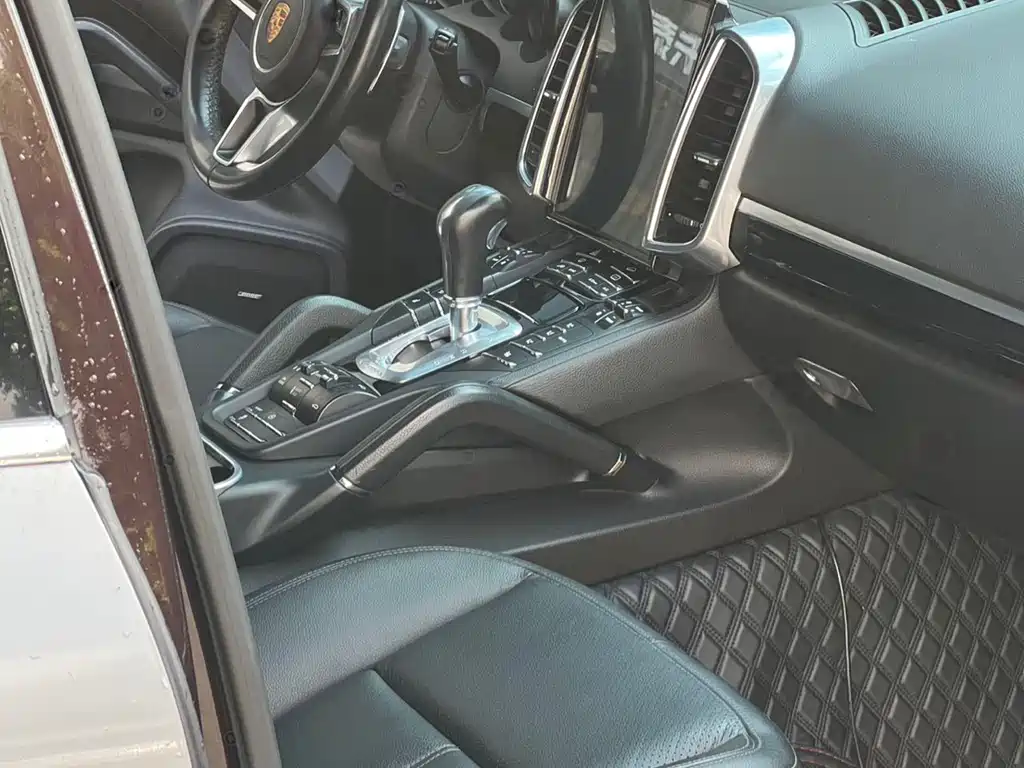 Porsche Cayenne 2014 Cayenne Platinum Edition 3.0T