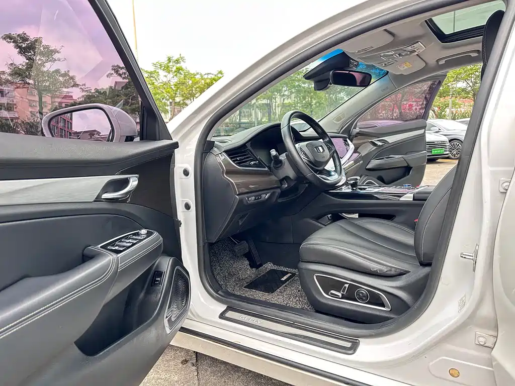 Geely Borui Hybrid — миниатюра 11